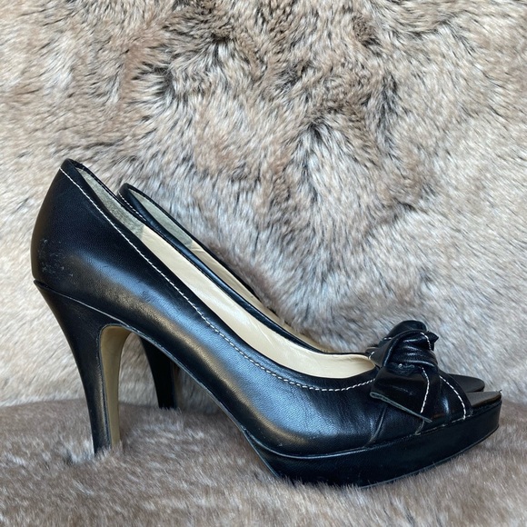 Franco Sarto Leather Upper Bow Heels Size 7.5M - Picture 4 of 11